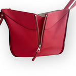 Charger l&#39;image dans la galerie, Loewe Hammock Bag Small, Red Grained Calfskin, Gold-tone Hardware
