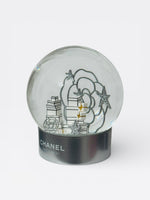 Charger l'image dans la galerie, Chanel 2025-2026 Camelia Snow Globe, Exclusive, Limited Edition
