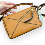 Charger l&#39;image dans la galerie, Loewe Puzzle Bag Small Camel Grained Calfskin Gold-tone Hardware
