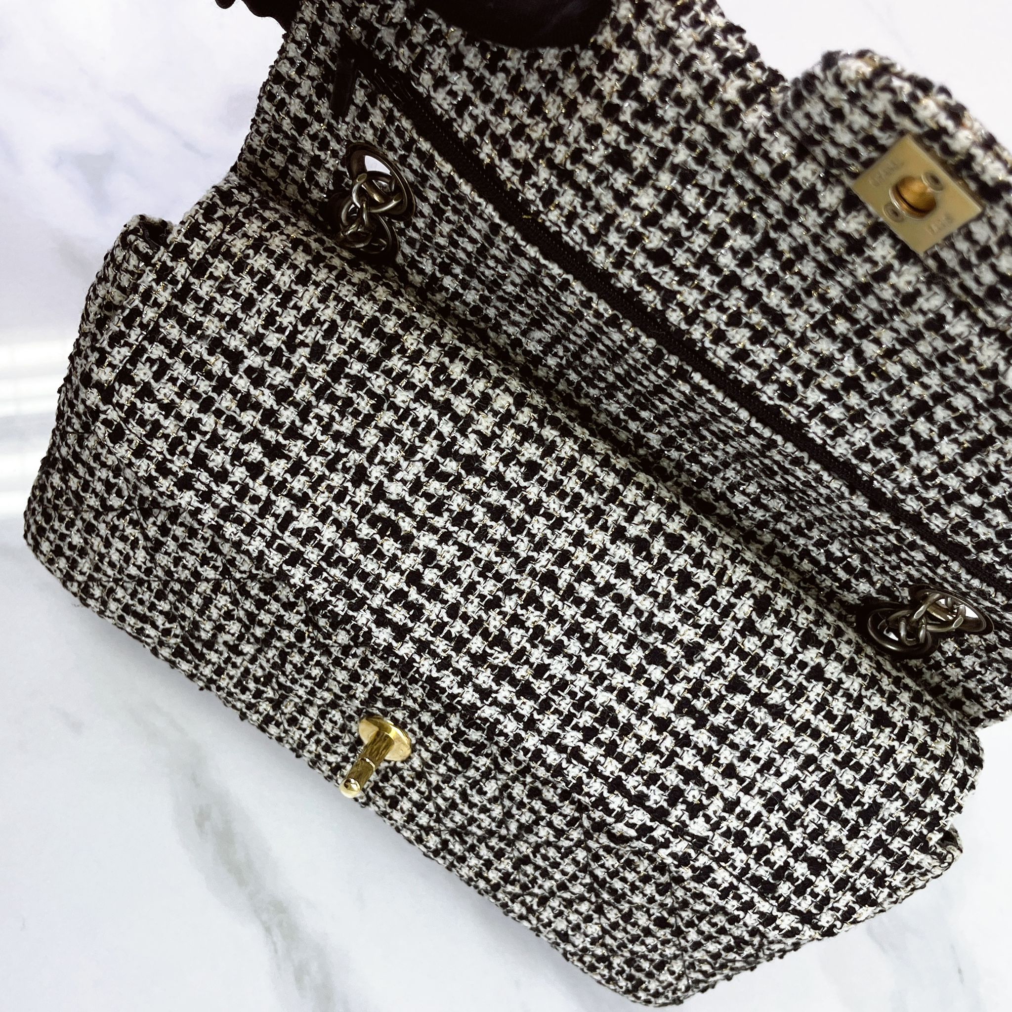 Chanel Shoulder Bag Houndstooth Tweed