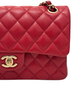 将图片加载到图库查看器，Chanel Timeless Classic Small 19B True Red Caviar Gold-tone Hardware
