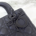 将图片加载到图库查看器，Lady Dior Medium Black Ultramatte
