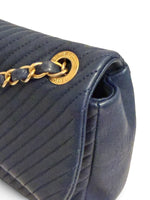 将图片加载到图库查看器，Chanel Surpique Flap Bag, Chevron Calfskin Gold-tone Hardware
