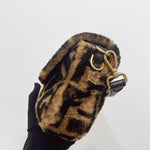 将图片加载到图库查看器，Leopard print pouch with gold clasp on a white background
