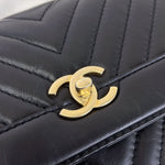 将图片加载到图库查看器，Chanel Chevron Top Handle Bag
