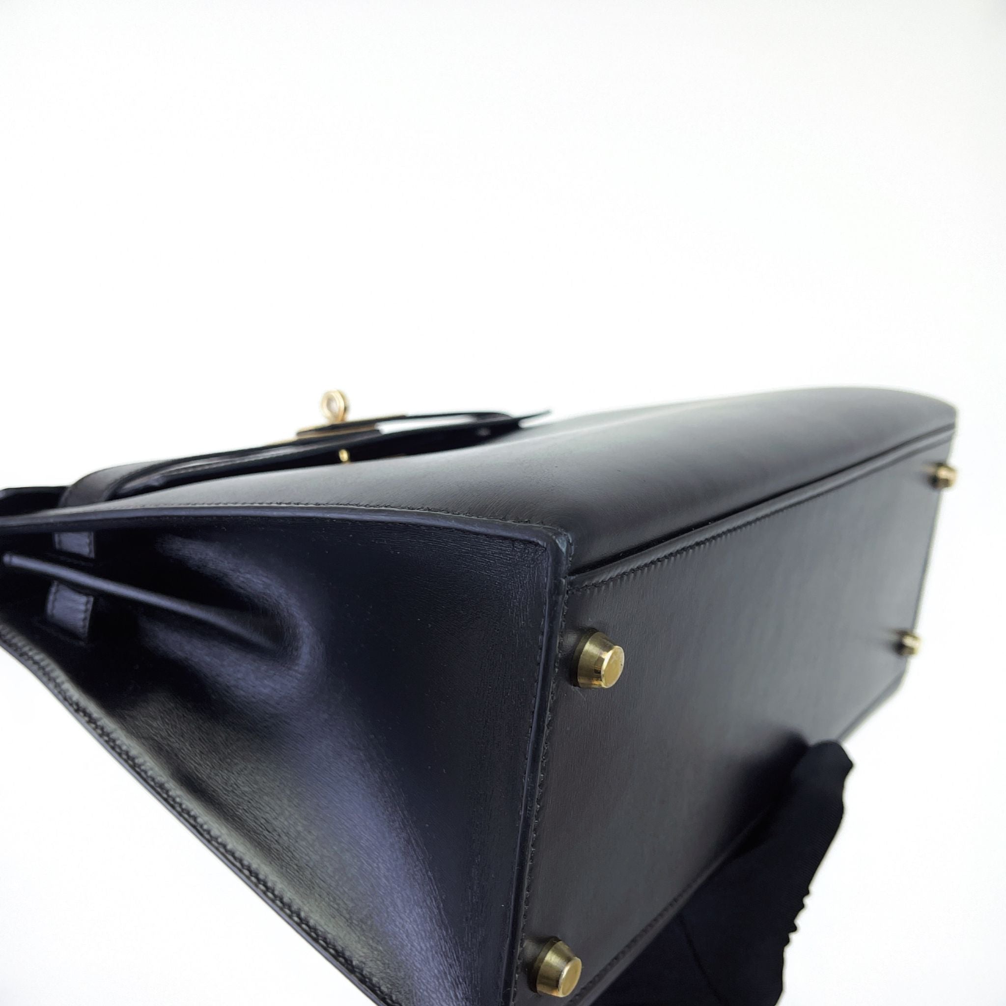 Hermes Kelly 28 Sellier Vintage Black Box Leather 24kt Gold-Plated Hardware