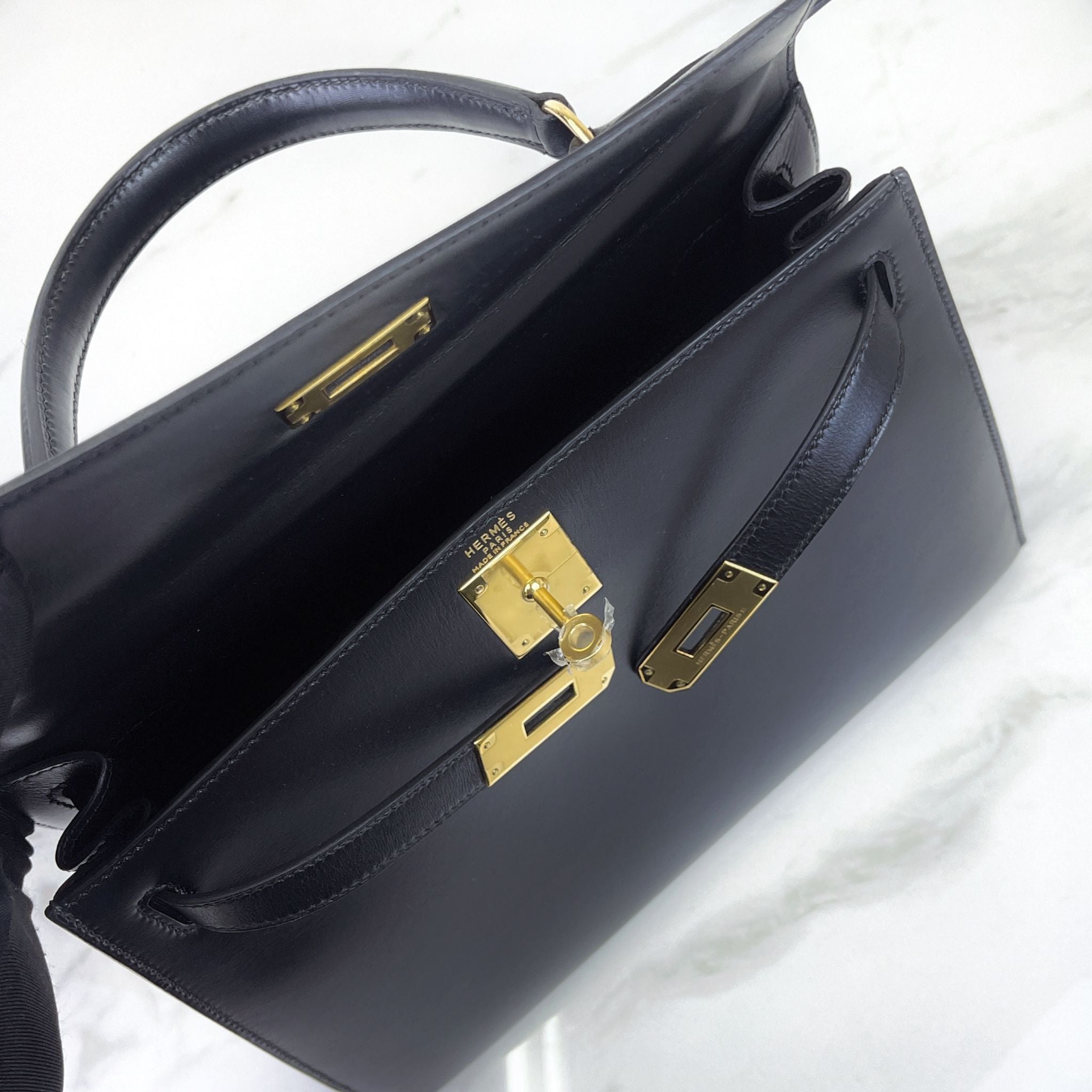 Hermes Kelly 28 Sellier Vintage Black Box Leather 24kt Gold-Plated Hardware