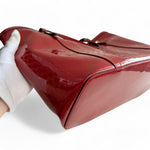 Load image into Gallery viewer, Gucci Microguccissima Medium Nice Tote Apple Red Patent Leather
