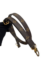 Load image into Gallery viewer, Designer dog leash with gold hardware on a white background
