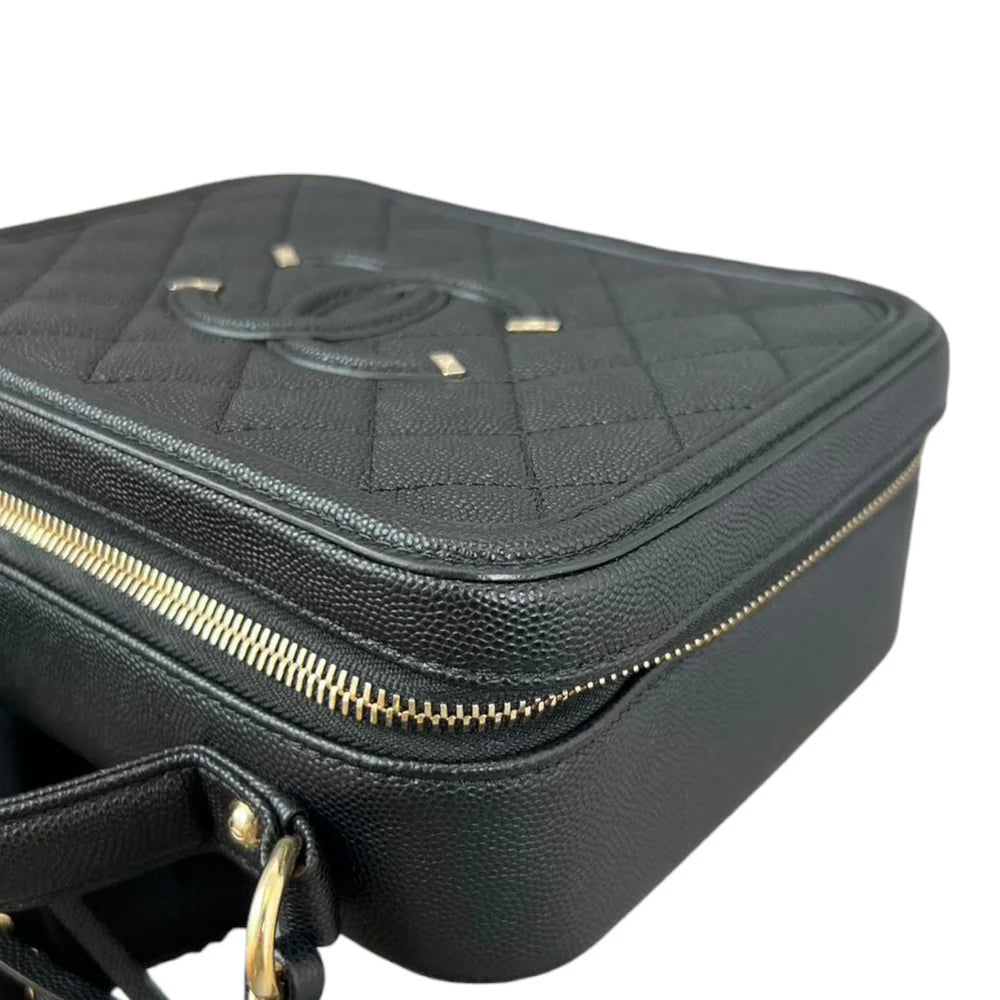 Caviar Quilted Medium CC Filigree Vanity Case Black GHW