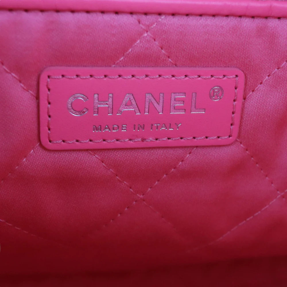 Chanel 22 Drawstring Rainbow Hardware Calfskin Quilted Pink