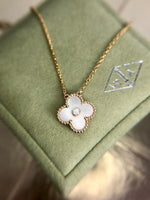 将图片加载到图库查看器，Van Cleef and Arpels VCA Vintage Alhambra Holiday Pendant, Diamond, Mother of Pearl, 18kt Gold Hardware
