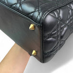 将图片加载到图库查看器，Christian Dior Lady Dior Medium Black Quilted Lambskin Gold-tone Hardware
