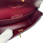 Charger l&#39;image dans la galerie, Close-up of a Chanel handbag with a visible logo.
