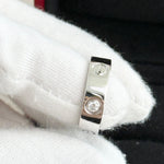 将图片加载到图库查看器，Close-up of a silver ring with a diamond on a white fabric background
