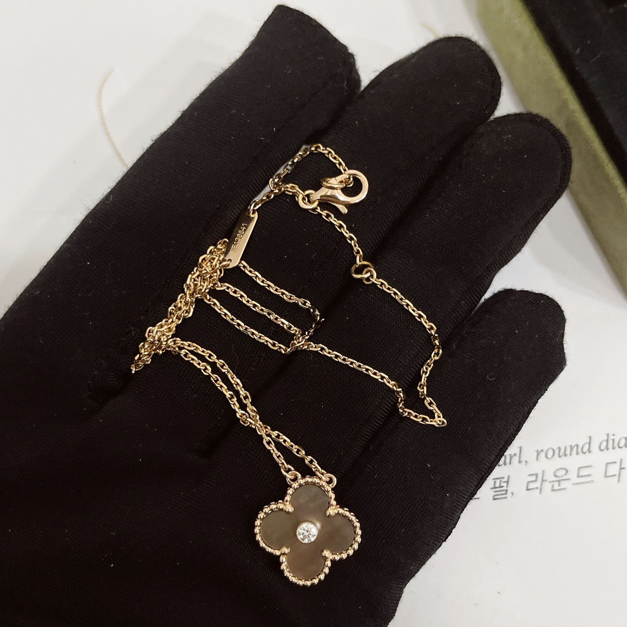 Van Cleef and Arpels VCA 1 Motif Vintage Alhambra Holiday Pendant - Diamond, Grey Mother of Pearl