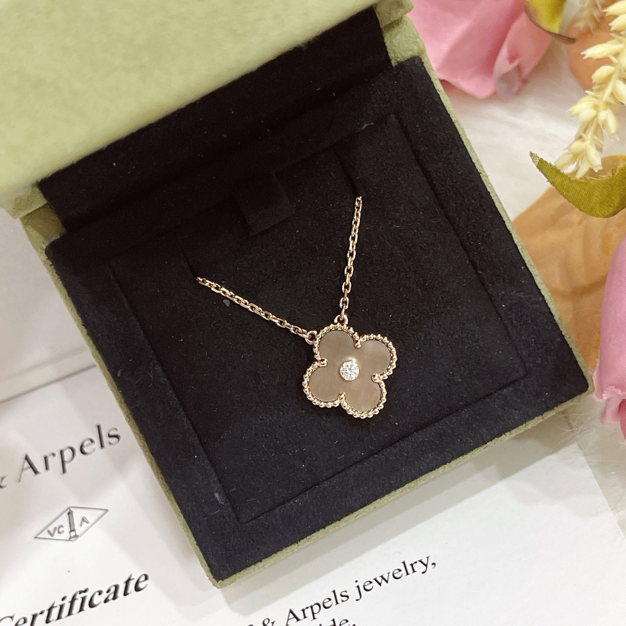 Van Cleef and Arpels VCA 1 Motif Vintage Alhambra Holiday Pendant - Diamond, Grey Mother of Pearl