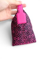 将图片加载到图库查看器，Loewe Cubi Small Anagram Jacquard &amp; Calfskin Pink/Black
