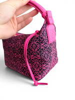 将图片加载到图库查看器，Loewe Cubi Small Anagram Jacquard &amp; Calfskin Pink/Black
