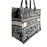 Charger l'image dans la galerie, Dior Medium Book Tote – Black &amp; White Toile de Jouy
