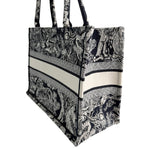 Charger l'image dans la galerie, Dior Medium Book Tote – Black &amp; White Toile de Jouy
