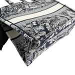 Charger l'image dans la galerie, Dior Medium Book Tote – Black &amp; White Toile de Jouy
