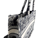 Charger l'image dans la galerie, Dior Medium Book Tote – Black &amp; White Toile de Jouy
