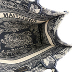 Charger l'image dans la galerie, Dior Medium Book Tote – Black &amp; White Toile de Jouy
