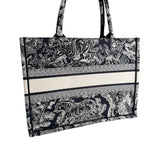 Charger l'image dans la galerie, Dior Medium Book Tote – Black &amp; White Toile de Jouy
