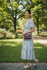 Charger l'image dans la galerie, Hermès Kelly To Go Bordeaux Veau Togo Leather Palladium Hardware
