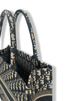 Charger l&#39;image dans la galerie, Christian Dior Book Tote
