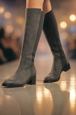 在图库查看器中加载和播放视频，Stuart Weitzman 50/50 Greer City Knee-high Suede Boots Size 37.5
