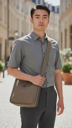 在图库查看器中加载和播放视频，Hermès Evelyne III 29 / PM – Etoupe Veau Clemence Palladium Hardware
