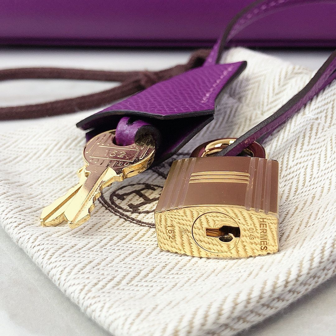 Hermes Kelly 28 Sellier Anemone Epsom Leather 24kt Gold-Plated Hardware