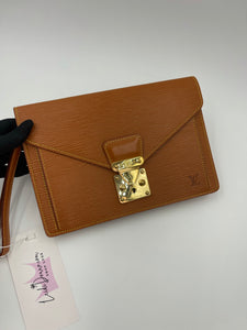 Louis vuitton dragonne clutch