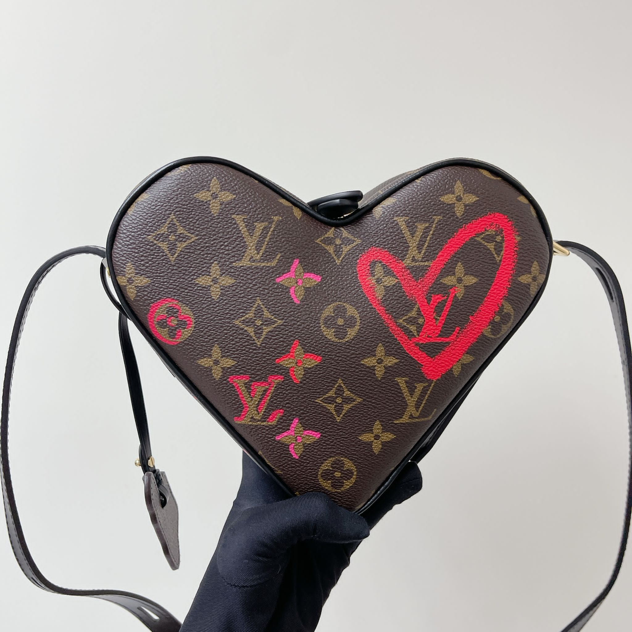 LOUIS VUITTON Asia-Exclusive Fall in Love Sac Coeur – LeidiDonna Luxe