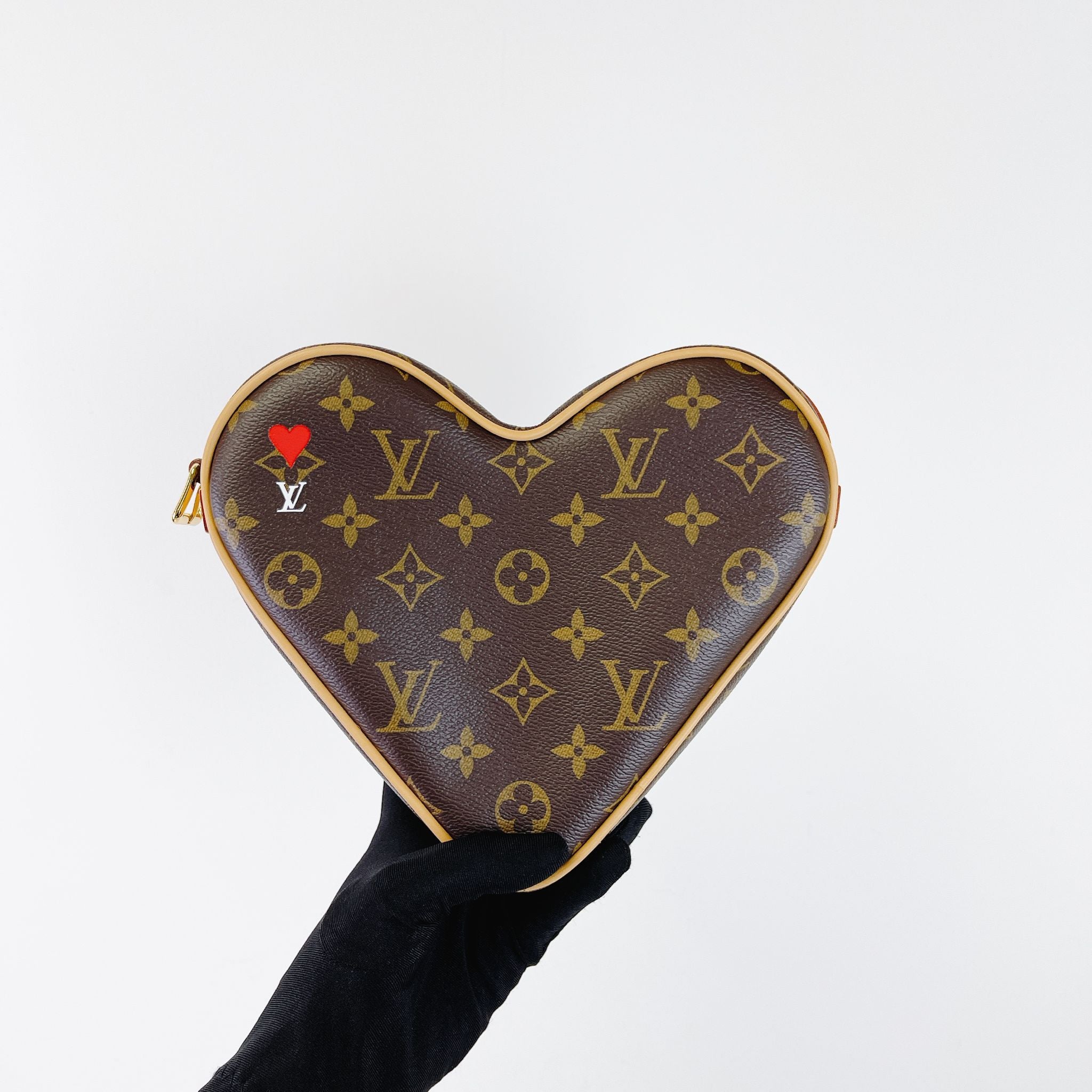 ❣️BNIB❣️Louis Vuitton Game On Coeur Heart Shape Bag, Luxury