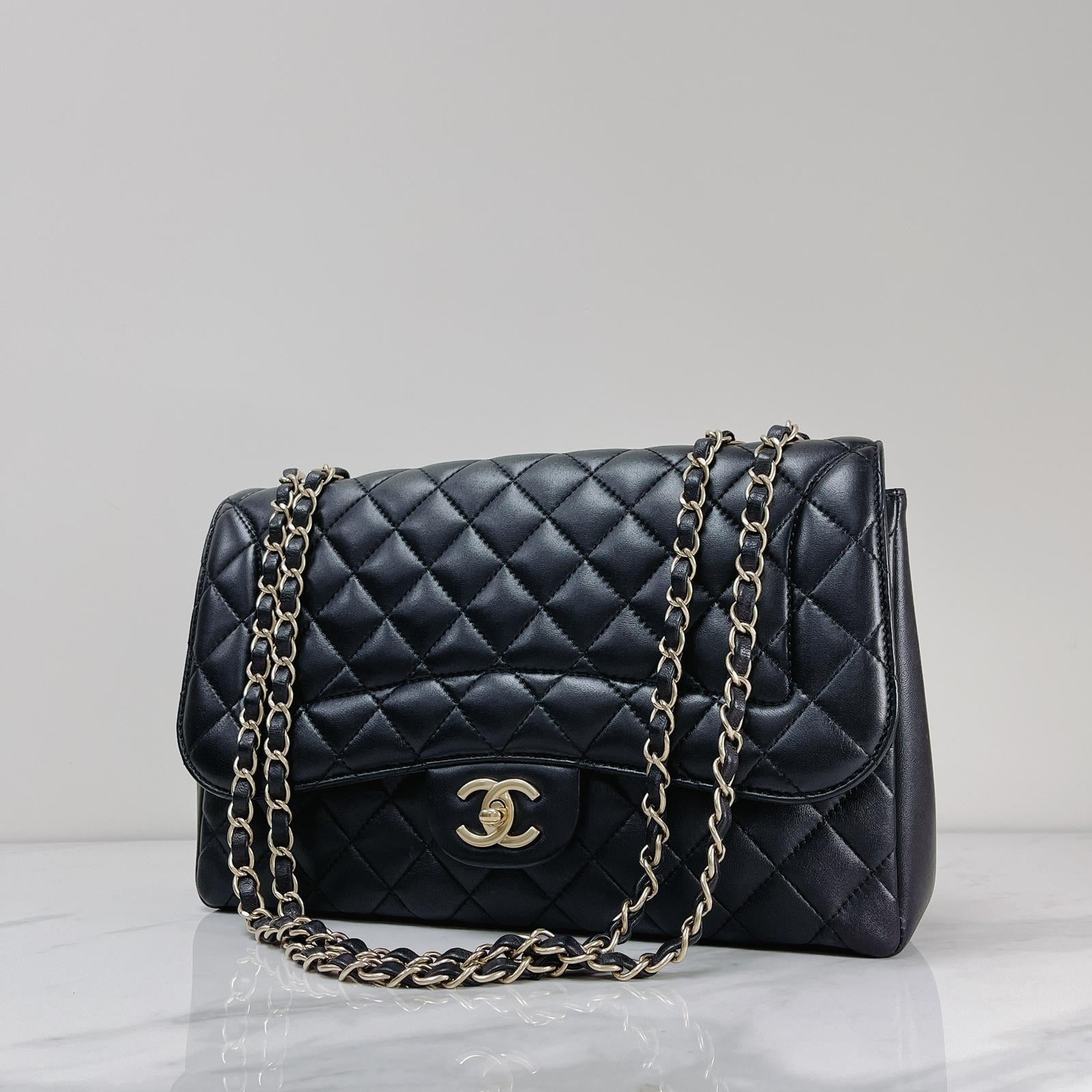 Chanel Mademoiselle Chic Jumbo