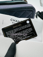 Charger l&#39;image dans la galerie, Chanel Filigree Vanity Medium
