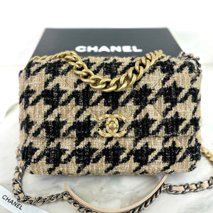 Chanel 19 Medium