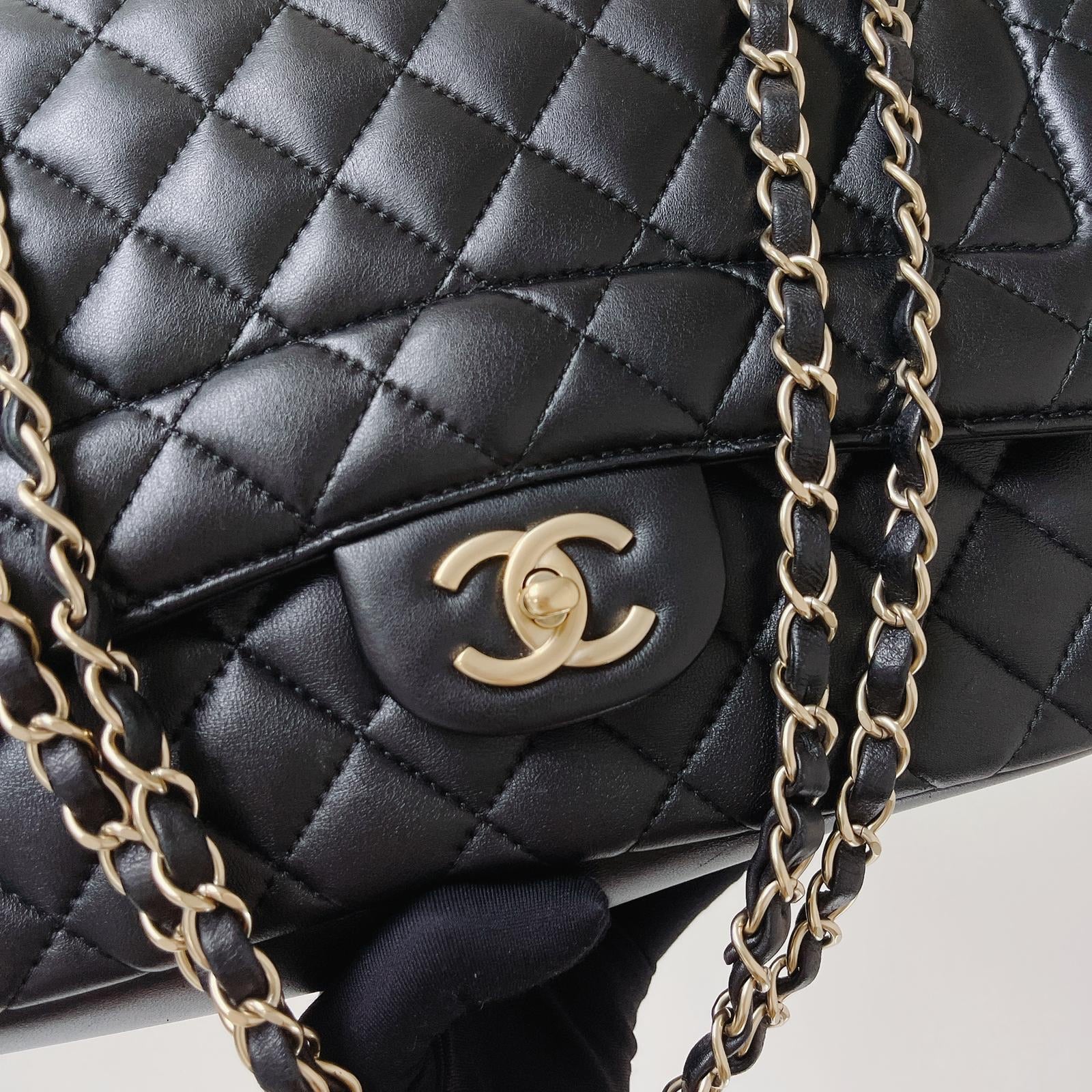 Chanel Mademoiselle Chic Jumbo