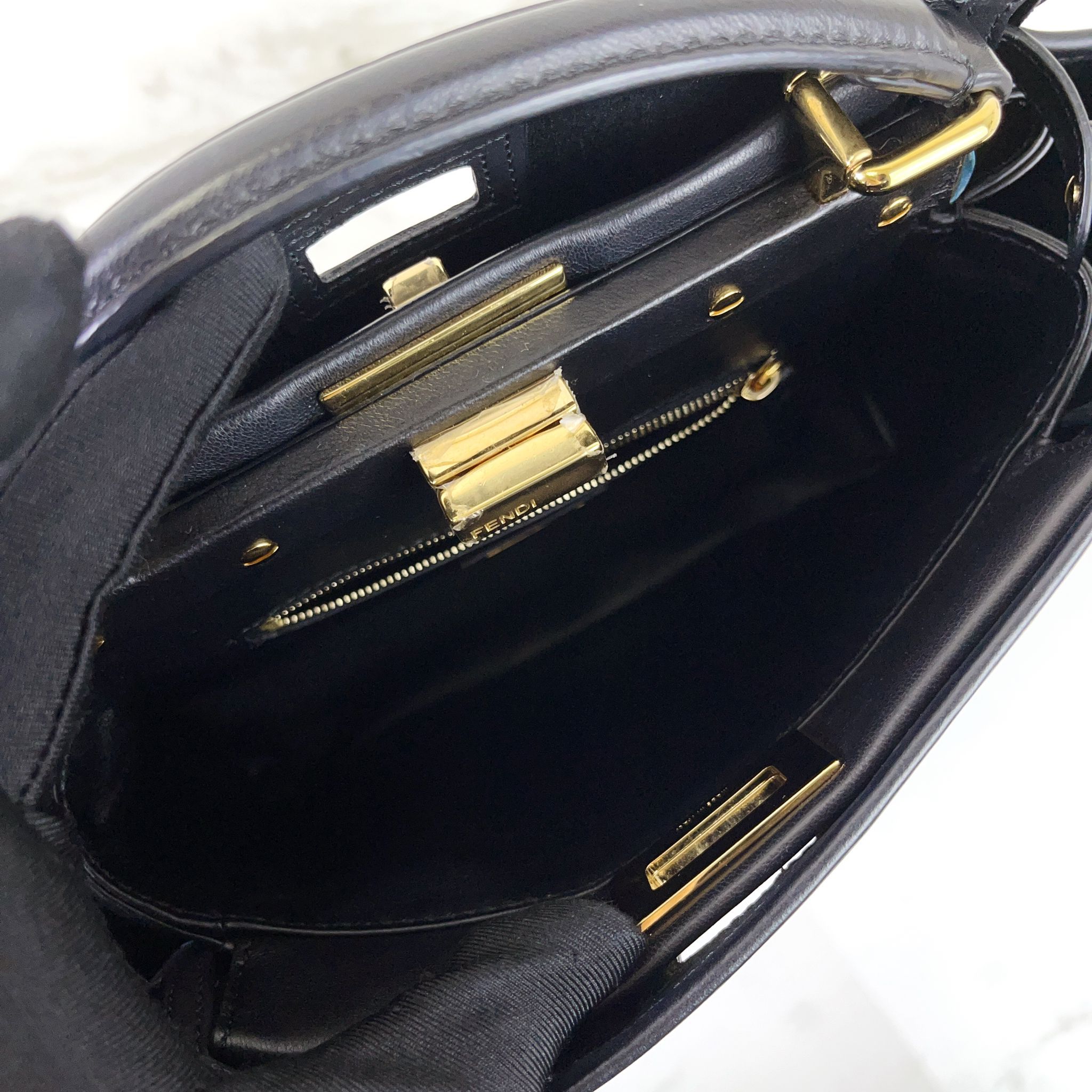 FENDI PEEKABOO MINI 与 DEFENDER