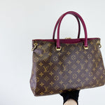 Load image into Gallery viewer, Louis vuitton pallas tote
