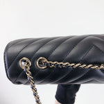 Charger l&#39;image dans la galerie, Chanel Statement Flap
