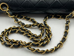 Charger l&#39;image dans la galerie, Chanel Vintage Timeless Classic Medium
