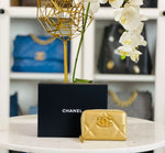 Load image into Gallery viewer, CHANEL19 Zippy Card Wallet
