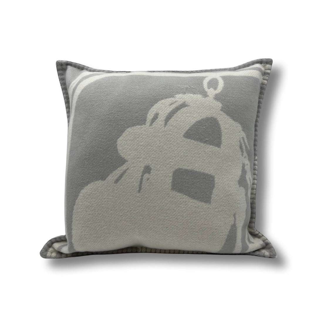 Hermes brides de gala blanket & pillows set