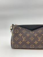 Load image into Gallery viewer, Louis vuitton pallas clutch
