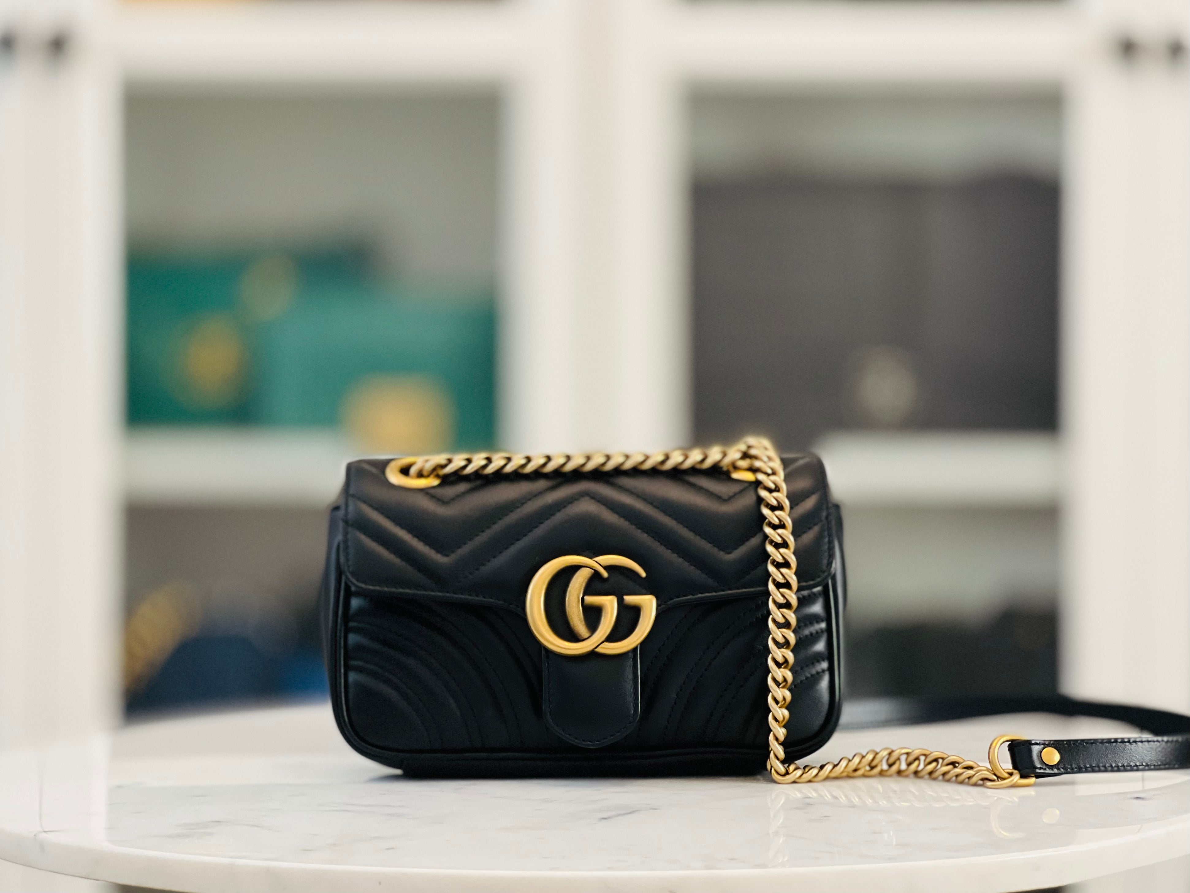 GUCCI MARMONT 马特拉斯迷你翻盖包