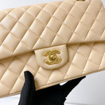 Load image into Gallery viewer, CHANEL M/L Classic Flap
